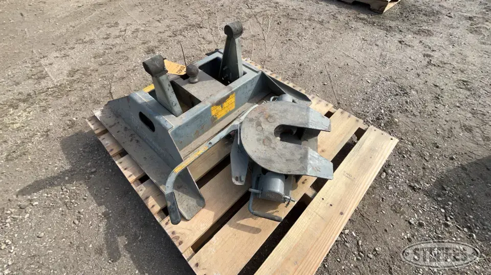 B&W Companion Hitch Truck-Trailer Part