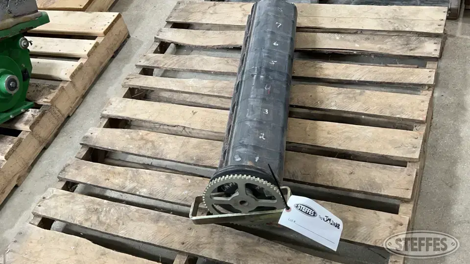 John Deere 1910 meter roller Farm Support Item