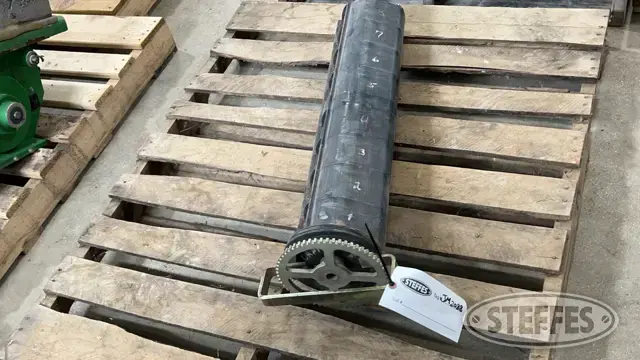 John Deere 1910 meter roller