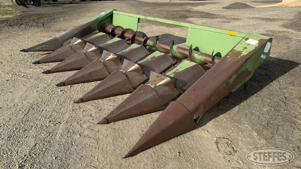 John Deere 643 Corn Head