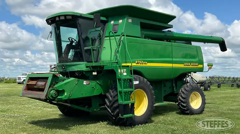 2000 John Deere 9750 STS Combine