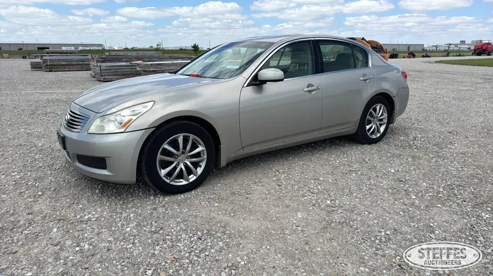 2008 Infiniti G35x Car