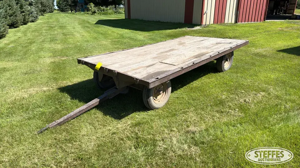 Flatbed trailer Bale Handling