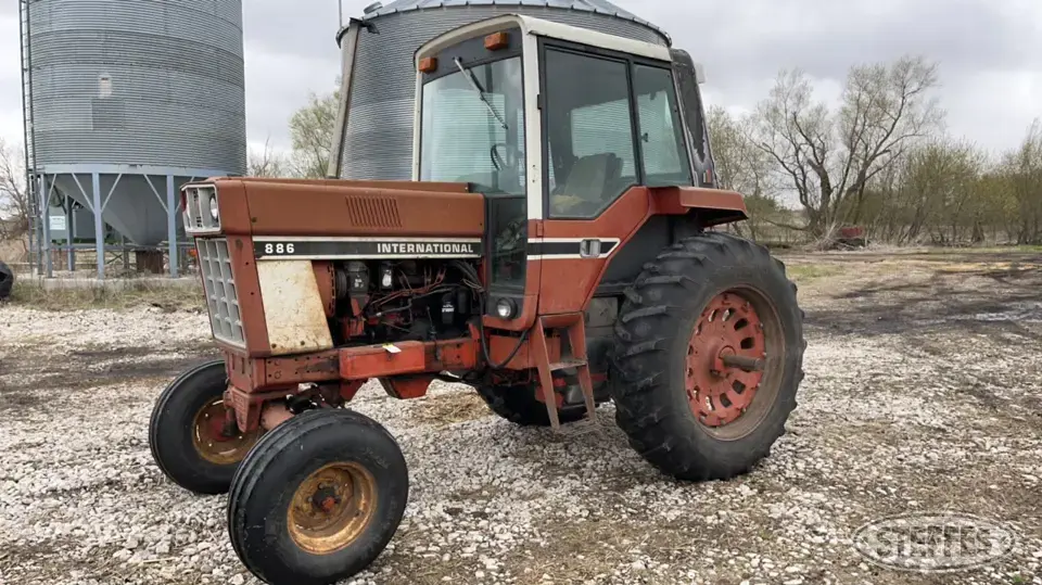 1978 International 886 2WD Tractor