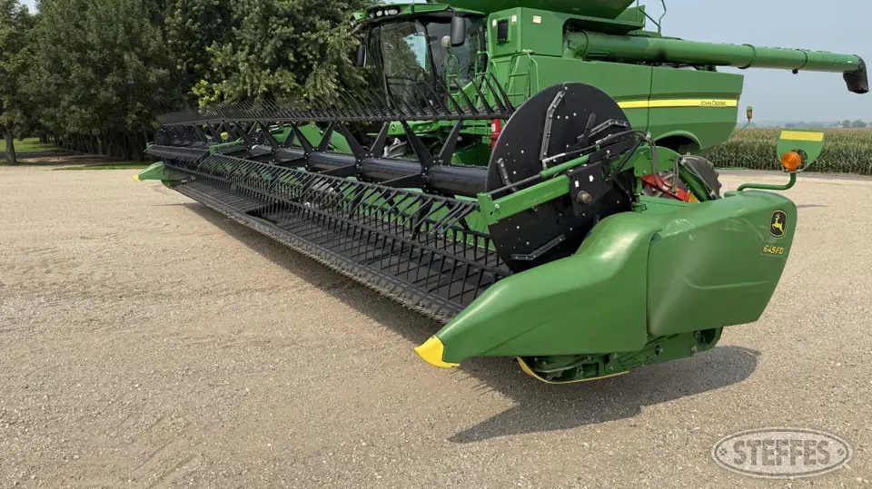 2018 John Deere 645FD Draper Head