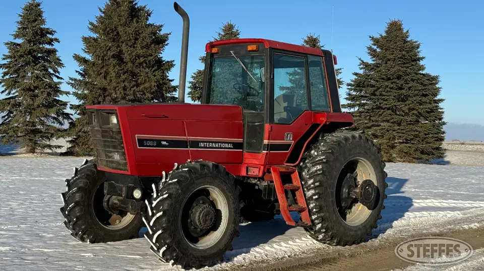 1984 International 5088 MFWD Tractor