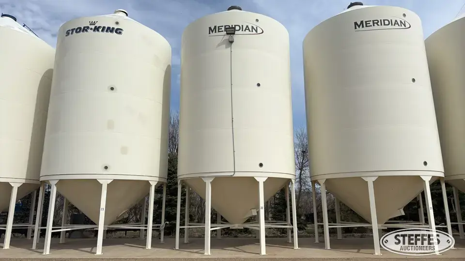 2020 Meridian M1620 Hopper Bin
