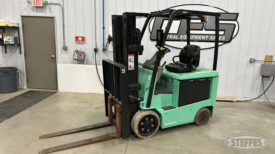 2014 Mitsubishi FBC25N2 Warehouse Forklift