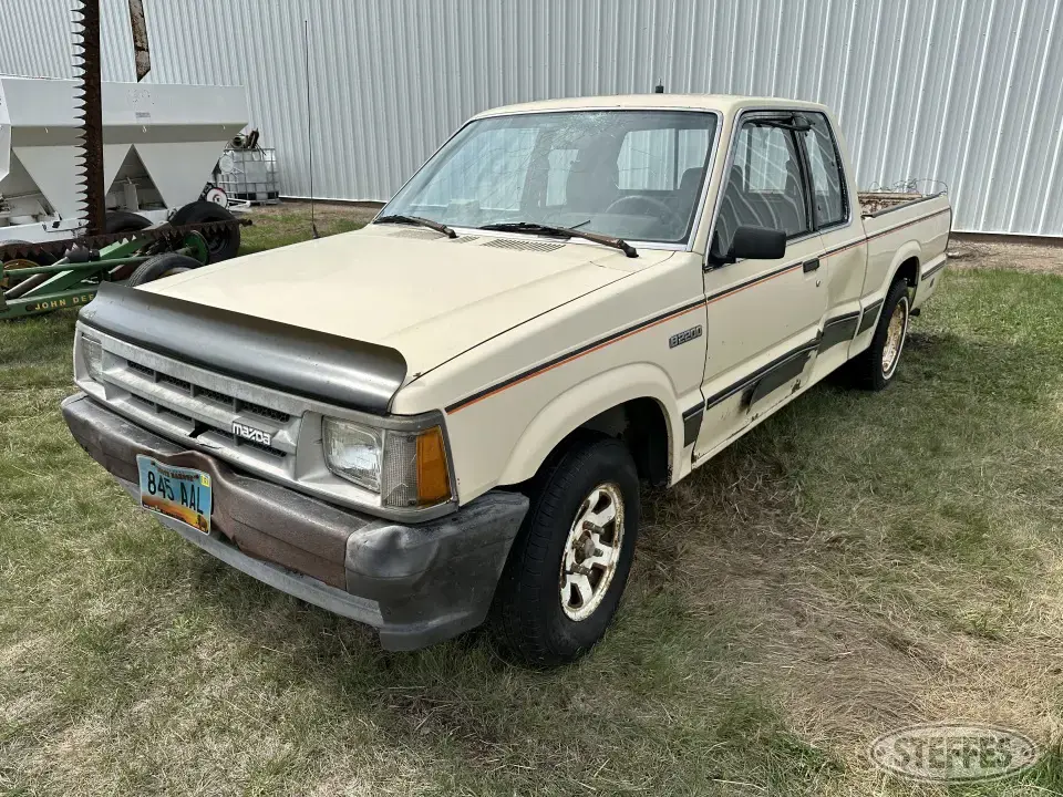 1988 Mazda B2200 Cab Plus Compact Pickup
