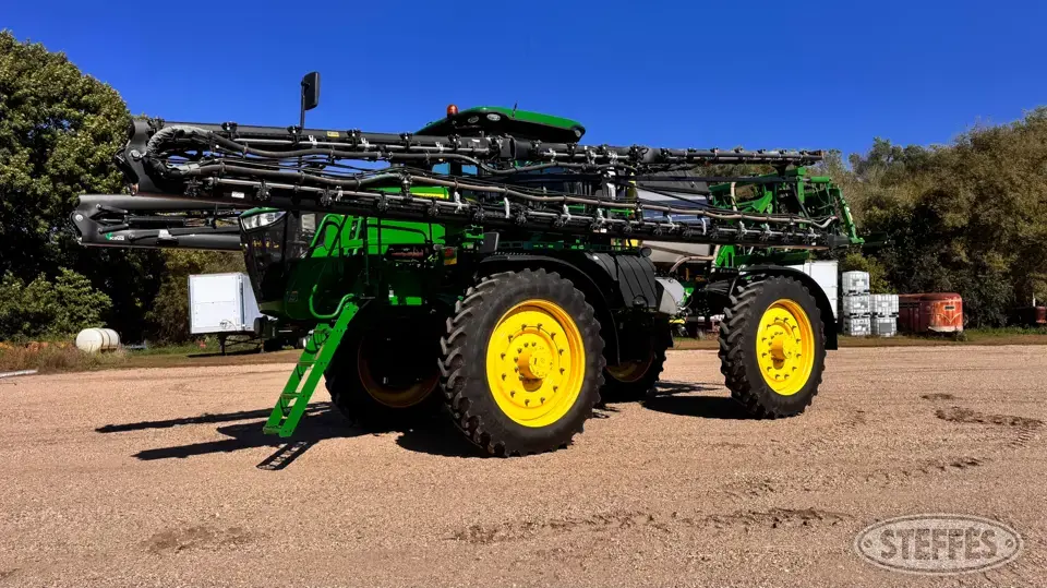 2020 John Deere R4045 Self-Propelled Sprayer