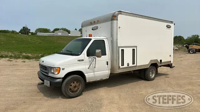 2001 Ford E-350 Super Duty