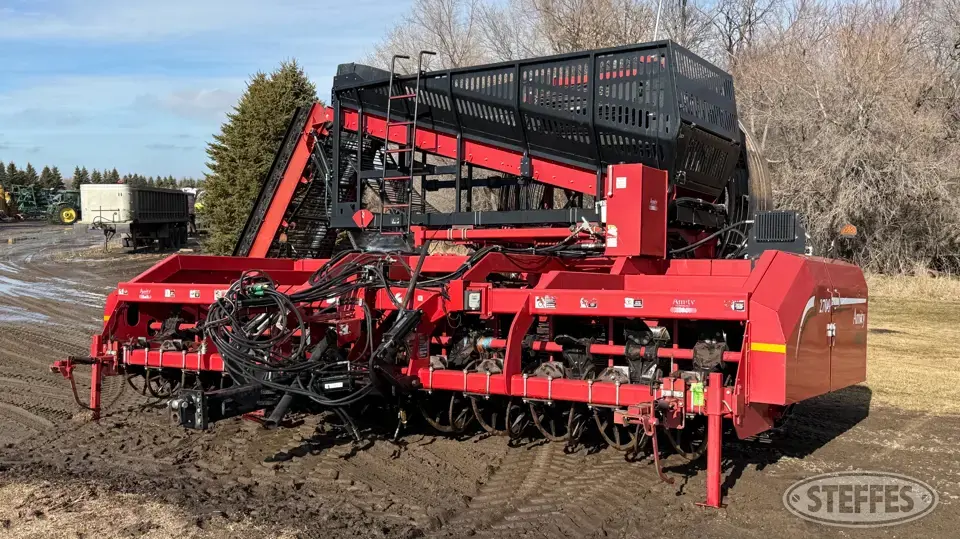 2011 Amity 2700 Sugarbeet Harvester