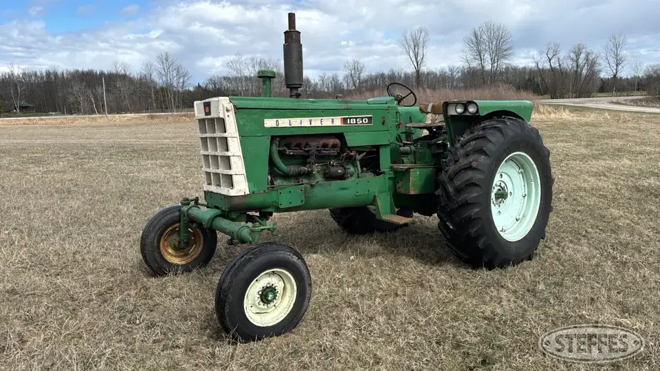 1966 Oliver 1850 2WD Tractor
