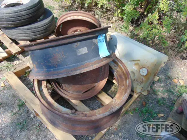 Ford tractor rims and tank