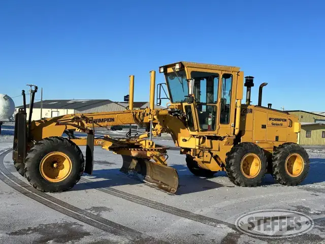 1996 Champion 720A