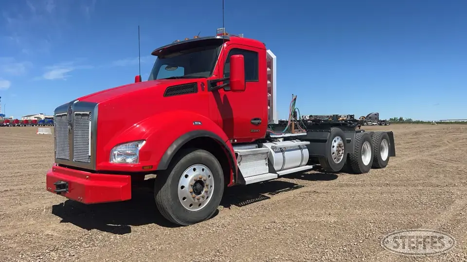 2023 Kenworth T880 Conventional Truck without Sleeper