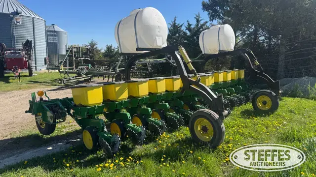 John Deere 7100