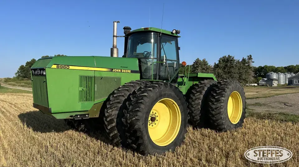 1992 John Deere 8960 4WD Tractor