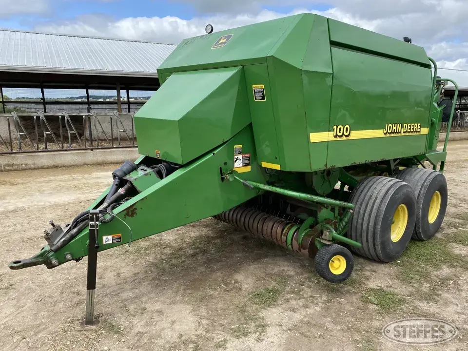 John Deere 100 Square Baler