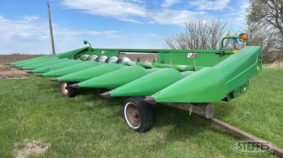 1998 John Deere 893 Corn Head