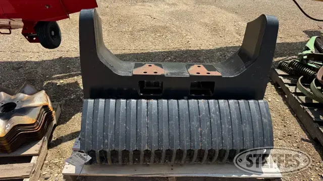 (18) Case IH front suitcase weights