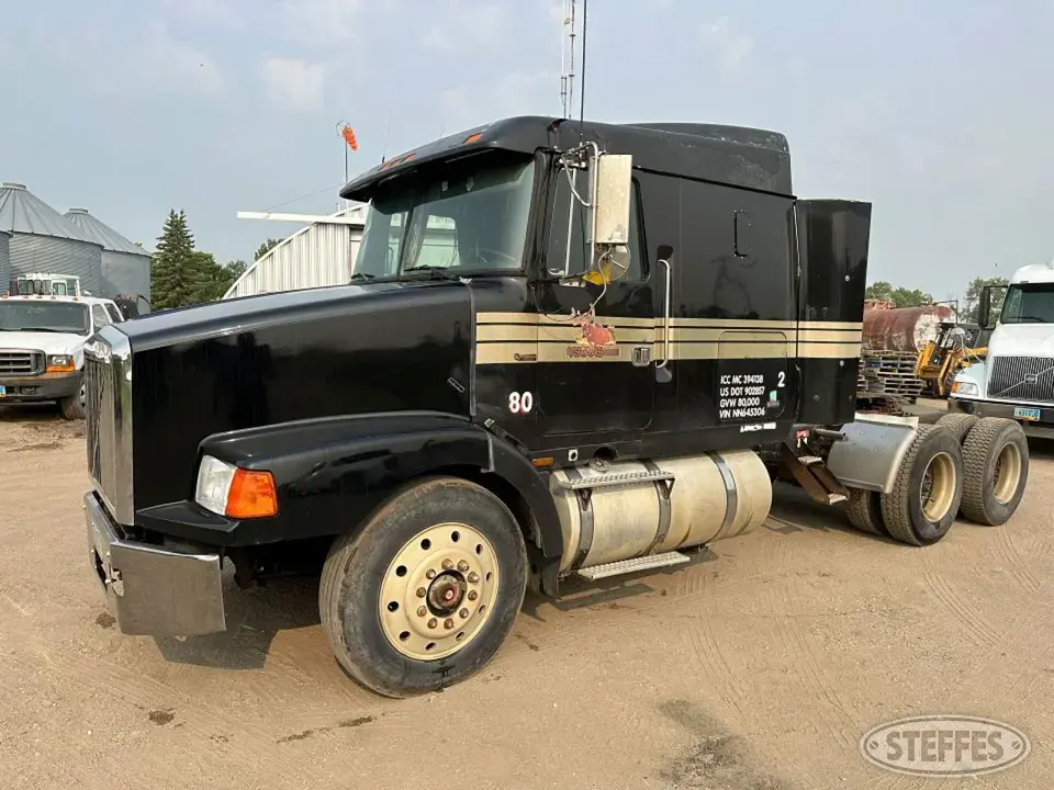 1992 Volvo White Conventional Truck with Sleeper