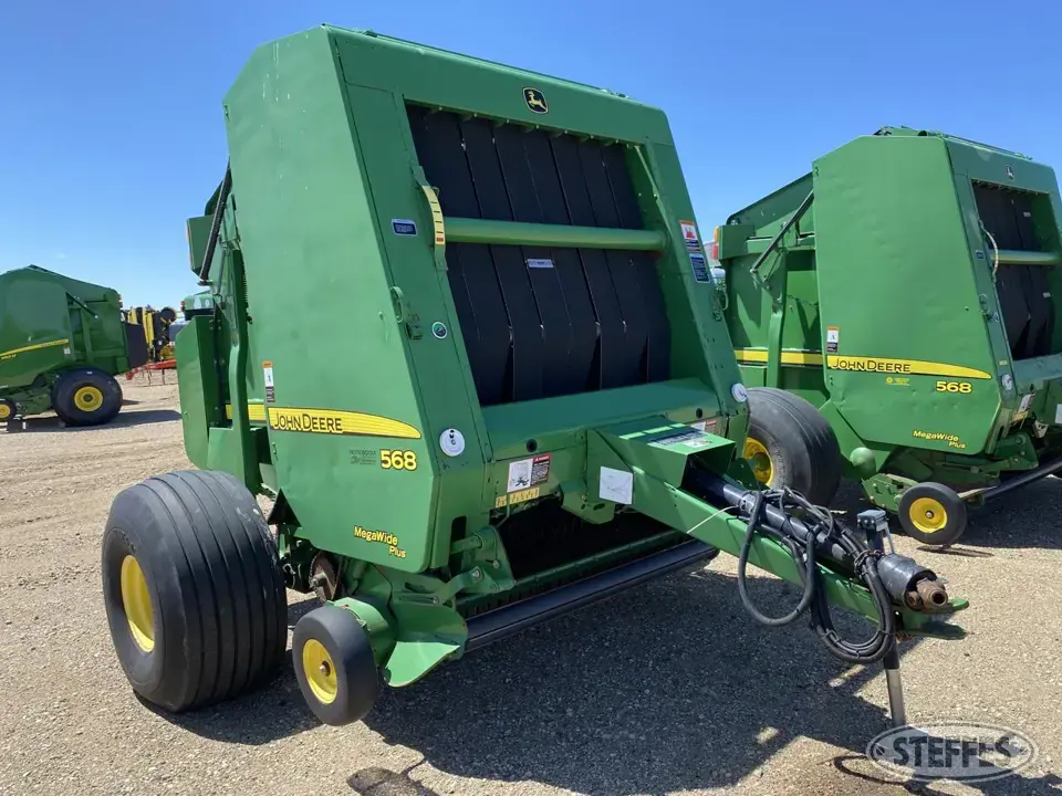 2009 John Deere 568 Round Baler
