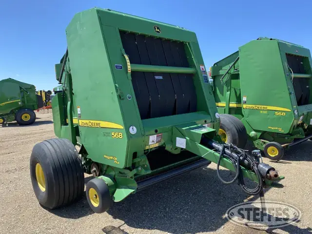 2009 John Deere 568