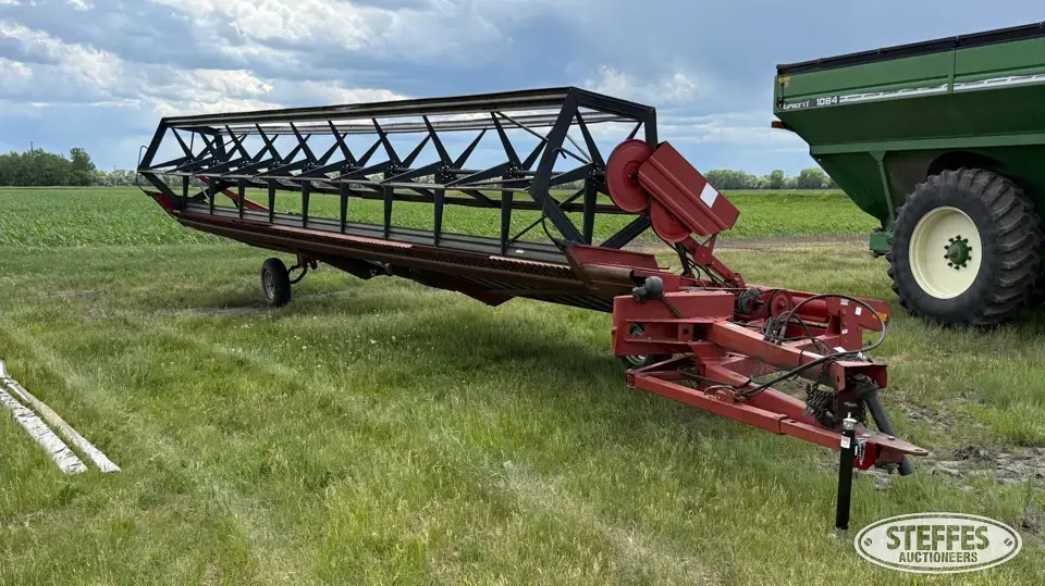 Case IH 730 Pull-Type Swather