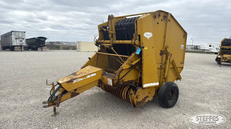 Vermeer 605F Round Baler