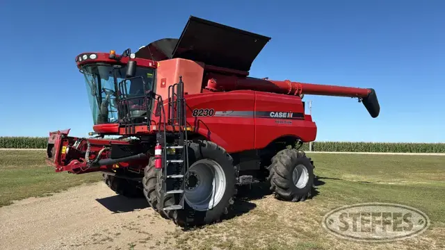 2012 Case IH 8230