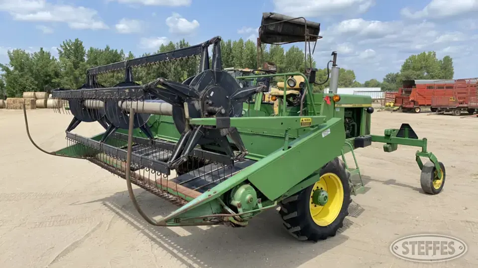 John Deere 2320 Self-Propelled Swather