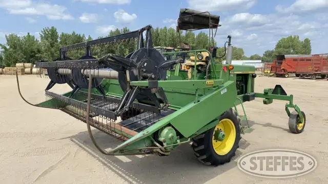 John Deere 2320