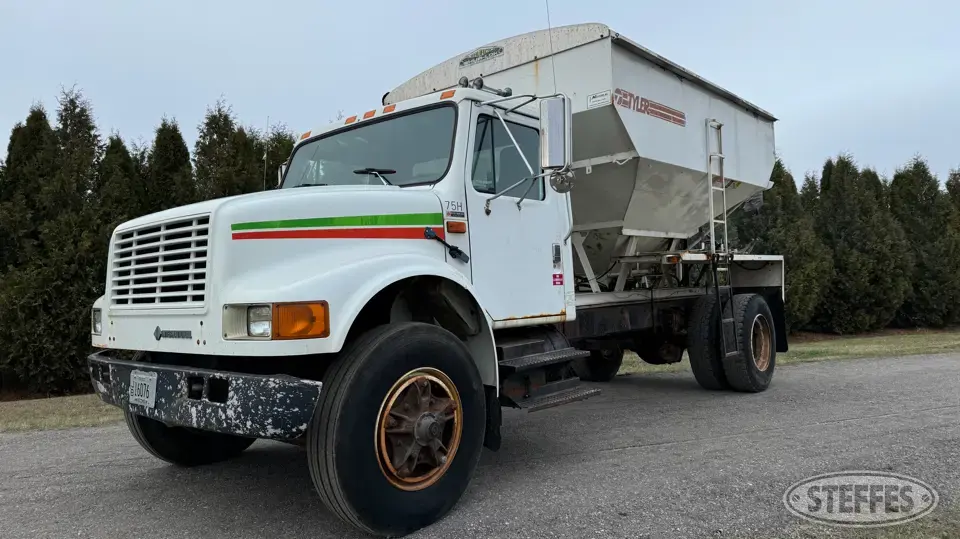 1993 International 4900 Tender Truck