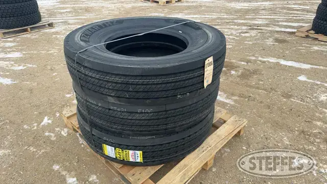 (3) Zwarth 11R22.5 steer tires