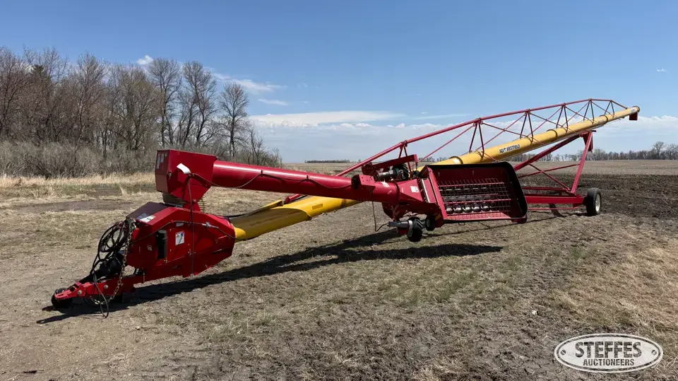 AGI Westfield MKX 13-84 Swing Hopper Auger