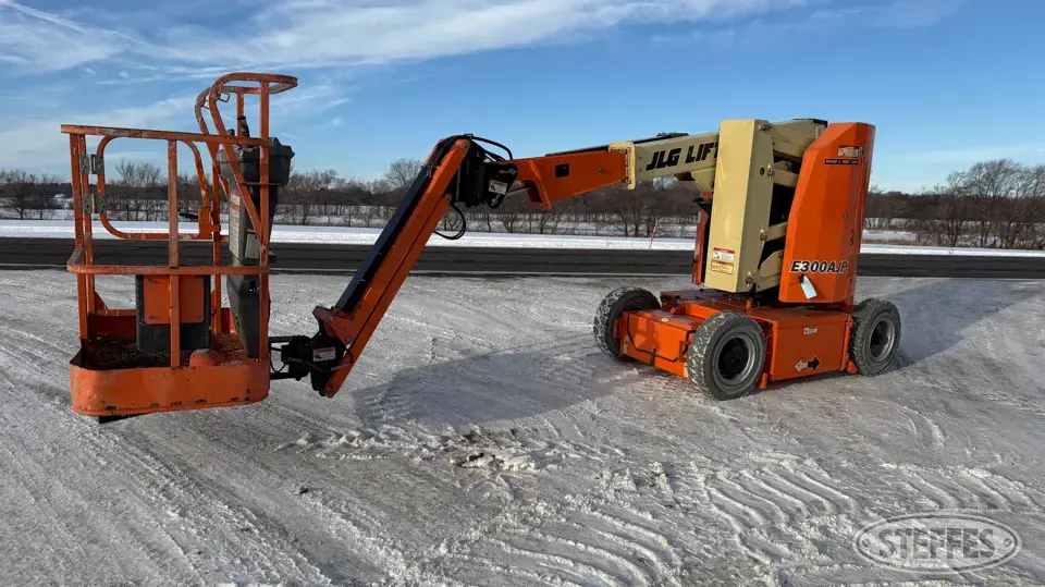 2016 JLG E300AJP Boom Lift