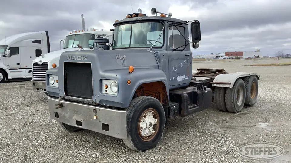 1977 Mack 636 Cabover Truck without Sleeper