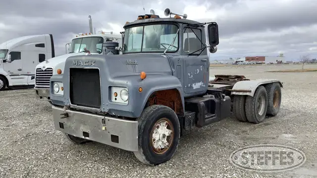 1977 Mack 636