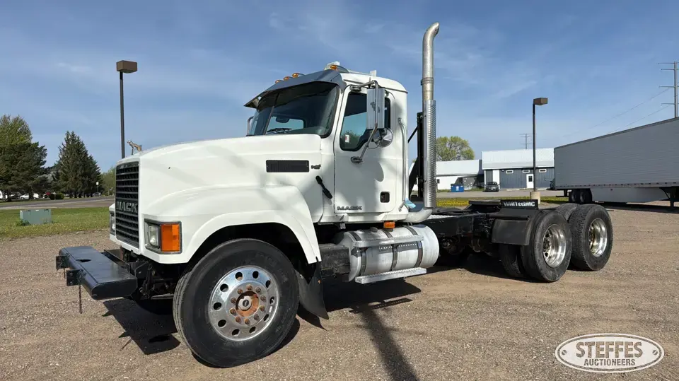 2008 Mack CHU613 Conventional Truck without Sleeper