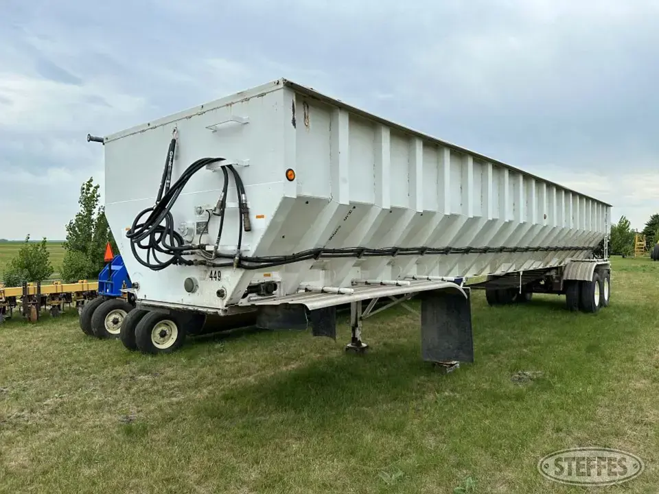 1997 Red River Live Bottom Trailer