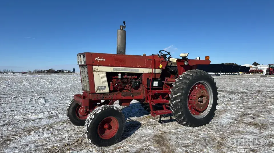 Farmall 1066 Hydro 2WD Tractor