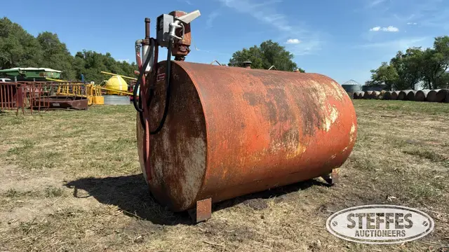 500 gal. fuel tank