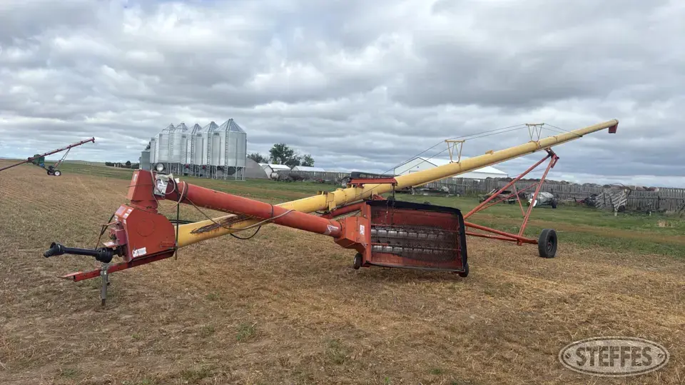 Westfield 100-61 Swing Hopper Auger