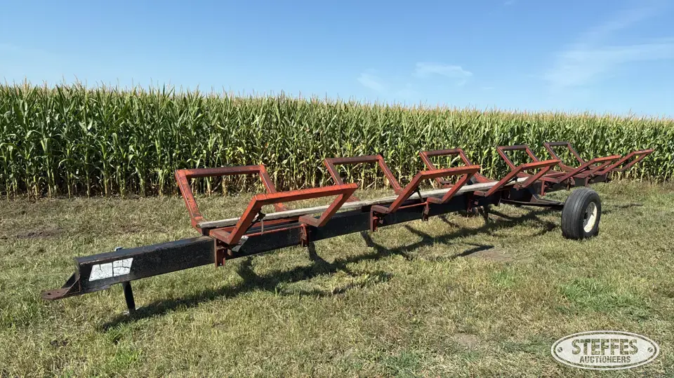 Single axle round bale trailer Bale Handling