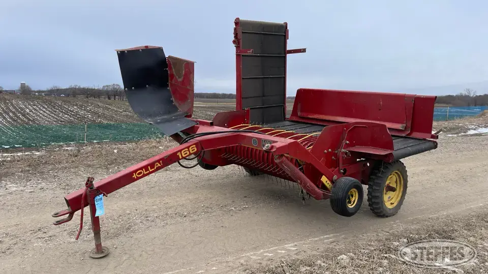 New Holland 166 Bale Handling