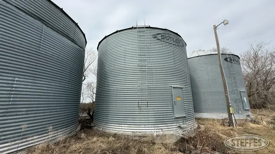 Butler grain bin