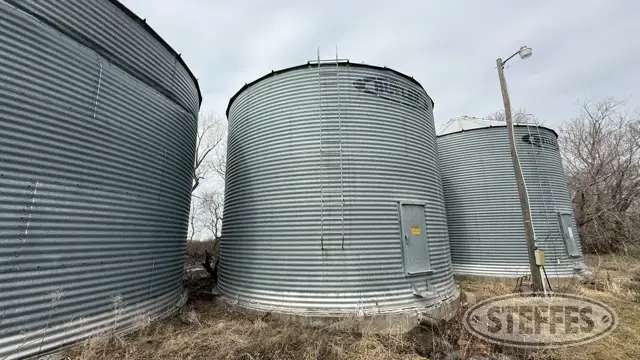 Butler grain bin