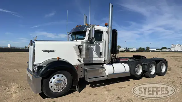 2003 Kenworth W900