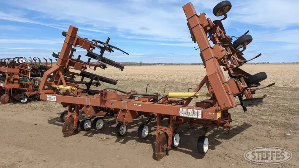 1992 H&S 12R-24 VF Row Crop Cultivator